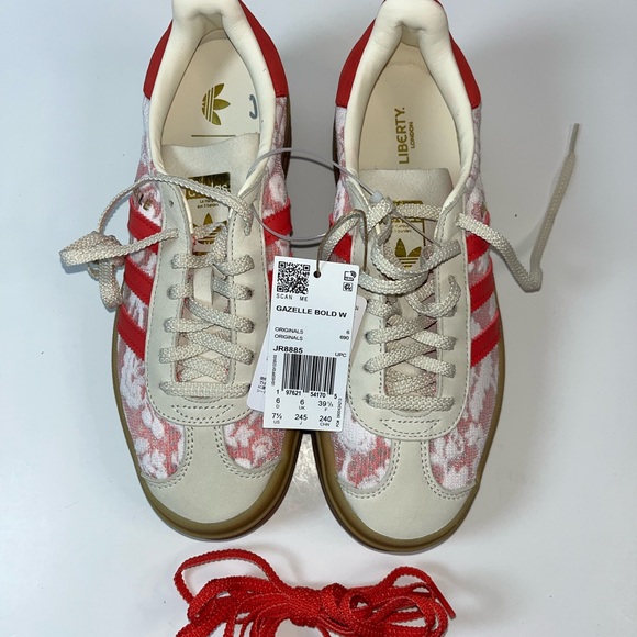 NWT Adidas Gazelle Bold x Liberty London floral sneakers size 7.5 - Picture 2 of 10